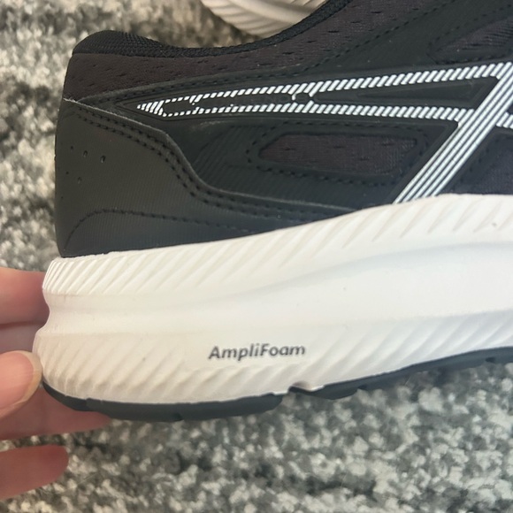 ASICS Men's Black and White Athletic Shoes - Picture 3 of 6